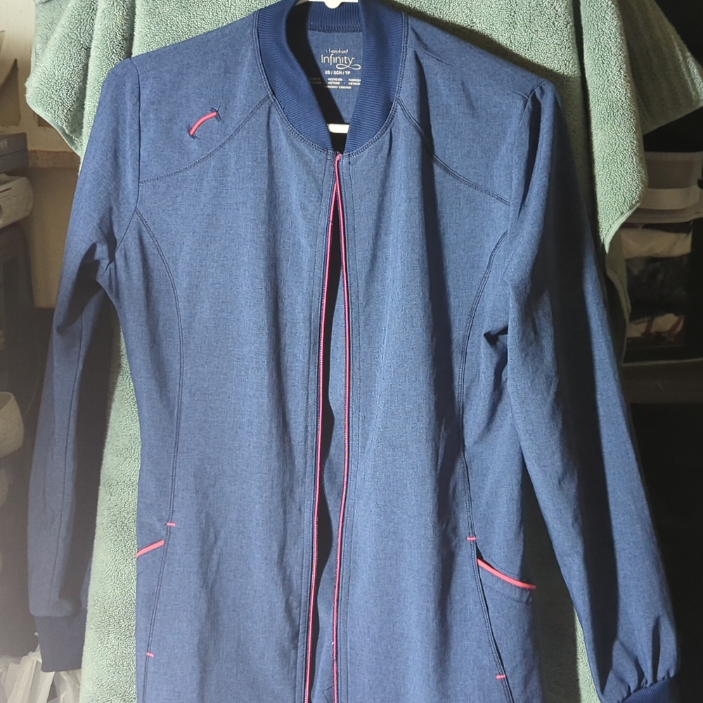 Scrub set